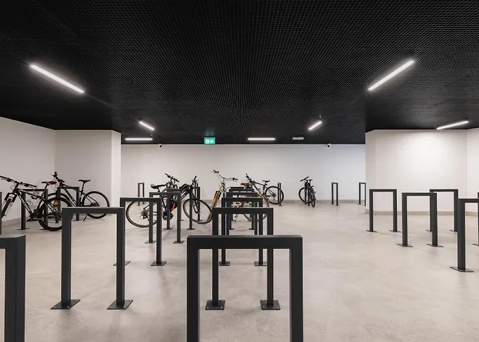 Air-Conditioned Studio With Parking And Balcony, Zabrska Global Office Park By Noclegi Renters