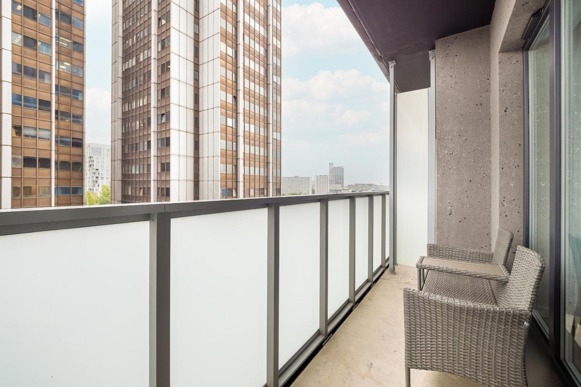 Apartment With Parking & Balkony, Zabrska Global Office Park By Renters