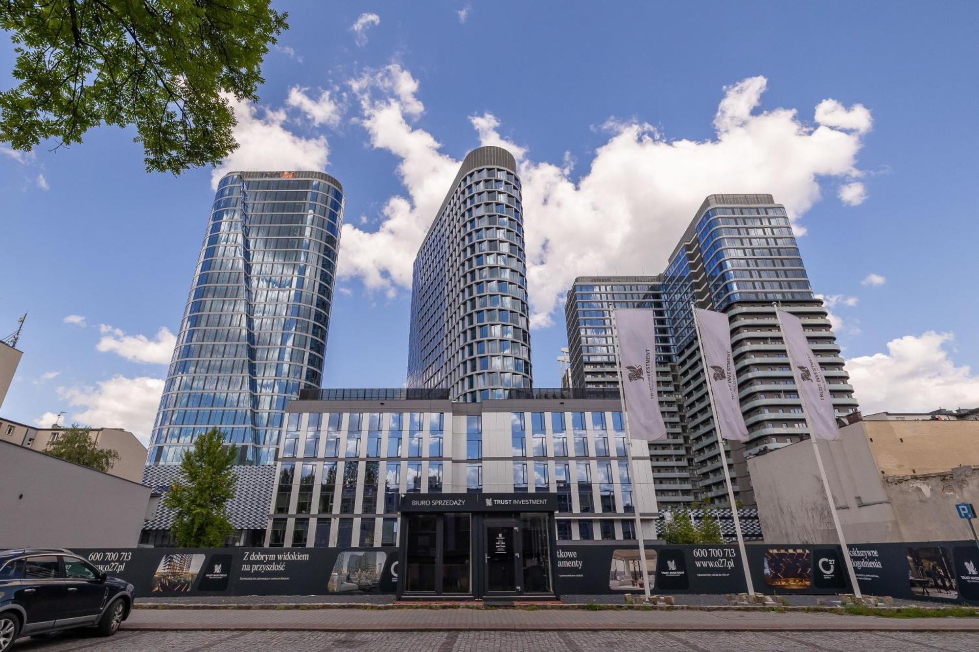 Air-conditioned With Parking And Balcony, Zabrska Global Office Park By Renters