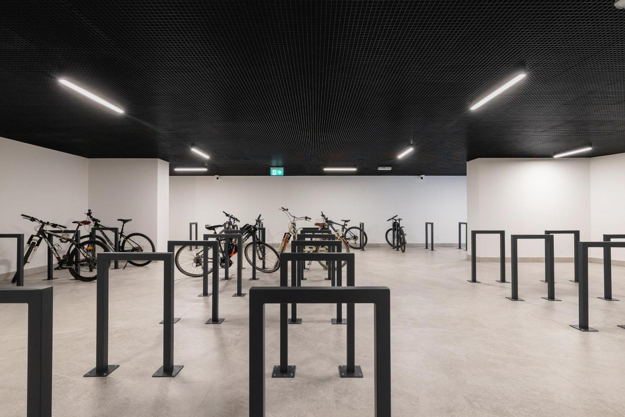 Air-conditioned With Parking And Balcony, Zabrska Global Office Park By Renters Katowice